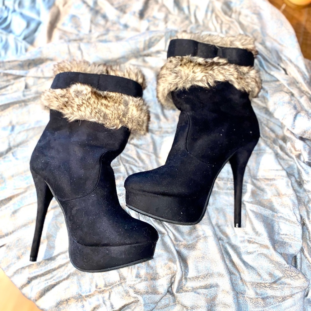 Cute Ankle Boots (Like New)
